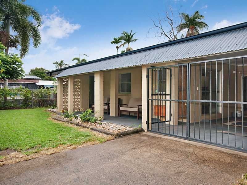 19 Jensen Street Manoora Qld 4870 Realestate au