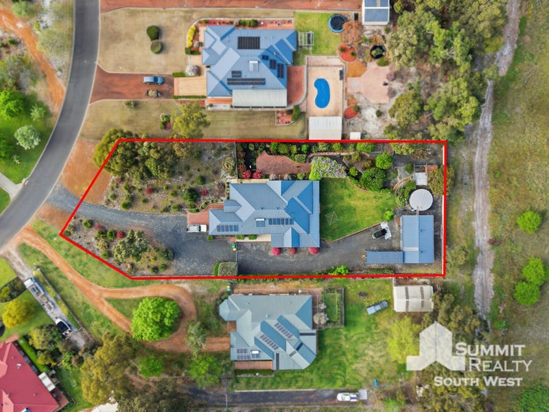 Leschenaultia Green Property Leschenaultia photo