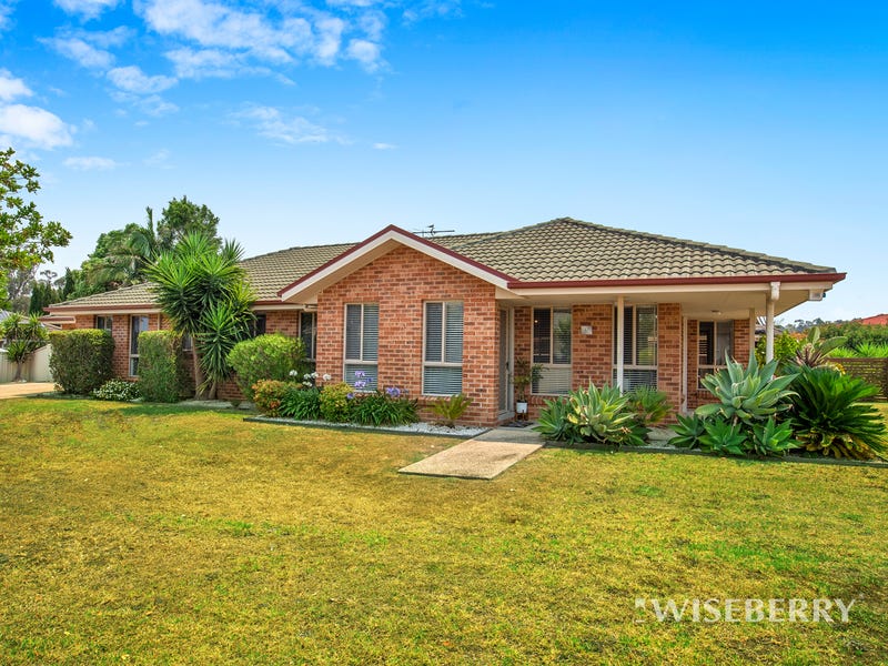 17 The Circuit, Blue Haven, NSW 2262