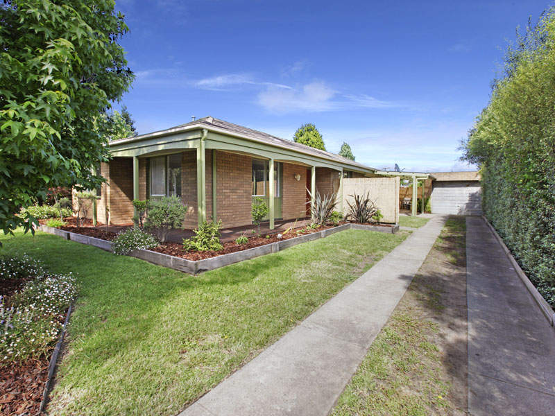 10 Hereford Drive, Belmont, VIC 3216