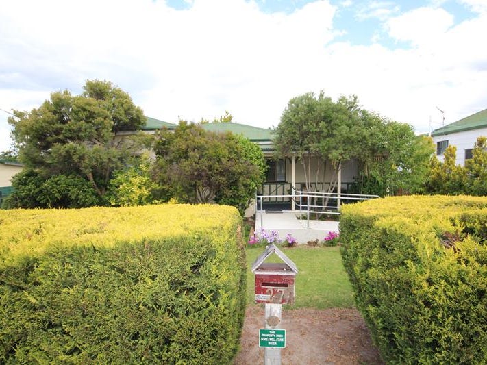 27 Denham Street, Stanthorpe, Qld 4380 Property Details