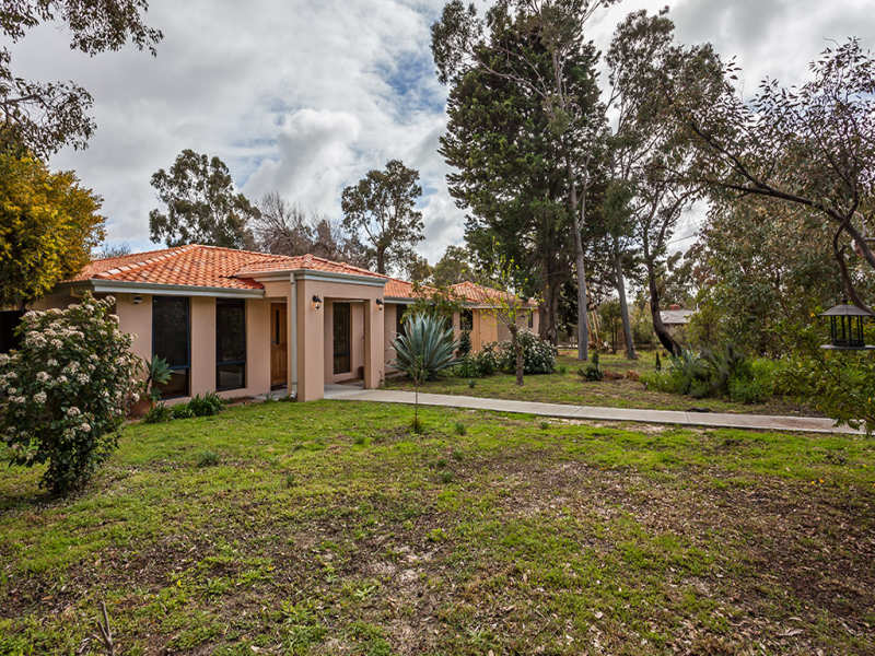 12 Ashurst Drive, Lesmurdie, WA 6076