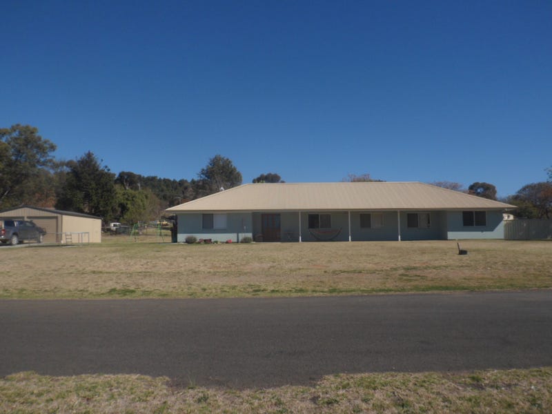 8 Lynn Street, Canowindra, NSW 2804