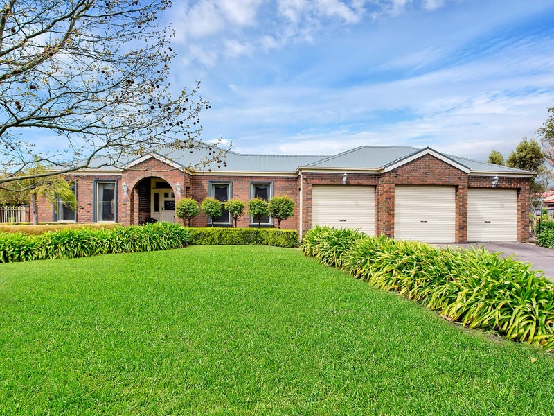 3 Lauren Court, Gisborne, Vic 3437 Property Details