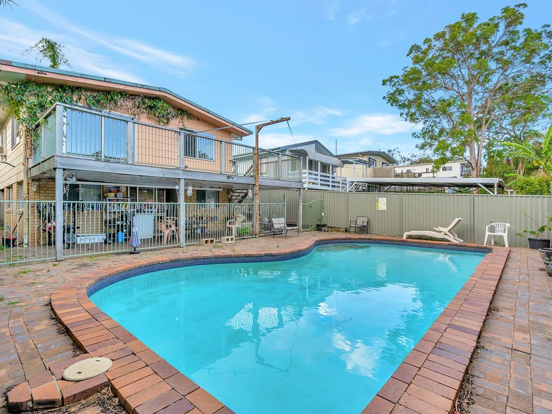 28 Ridgeway Avenue, Southport, Qld 4215 - Property Details
