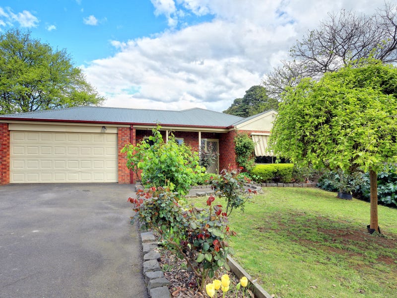 2 Kings Road, Emerald, Vic 3782 Property Details