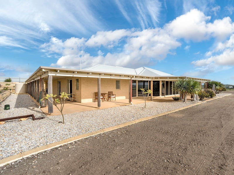 134 Phillips Road, Greenough, WA 6532 House for Sale