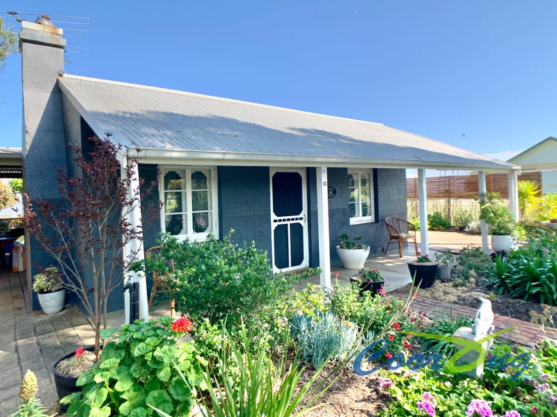 33 Hyde Avenue, Meningie, SA 5264 Property Details