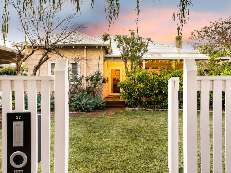 37 Cleopatra Street, Palmyra, WA 6157 Property Details