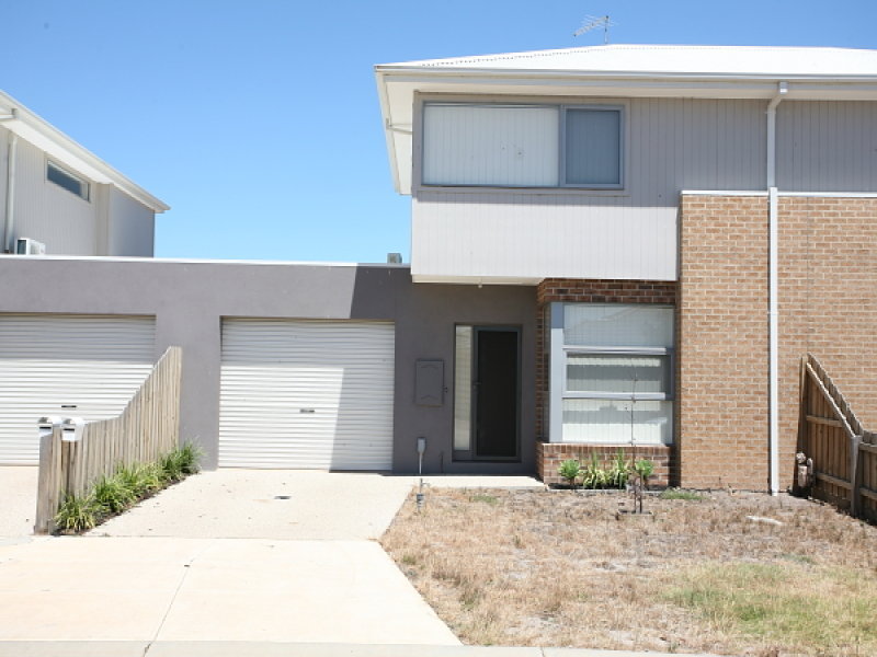 2/6 Orlando Drive, Truganina, VIC 3029