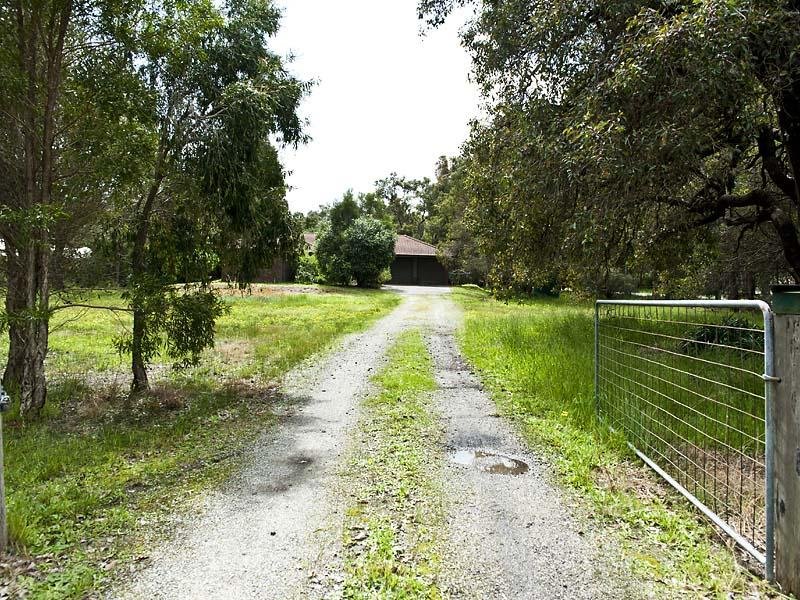 252 Road, Byford, WA 6122 Property Details