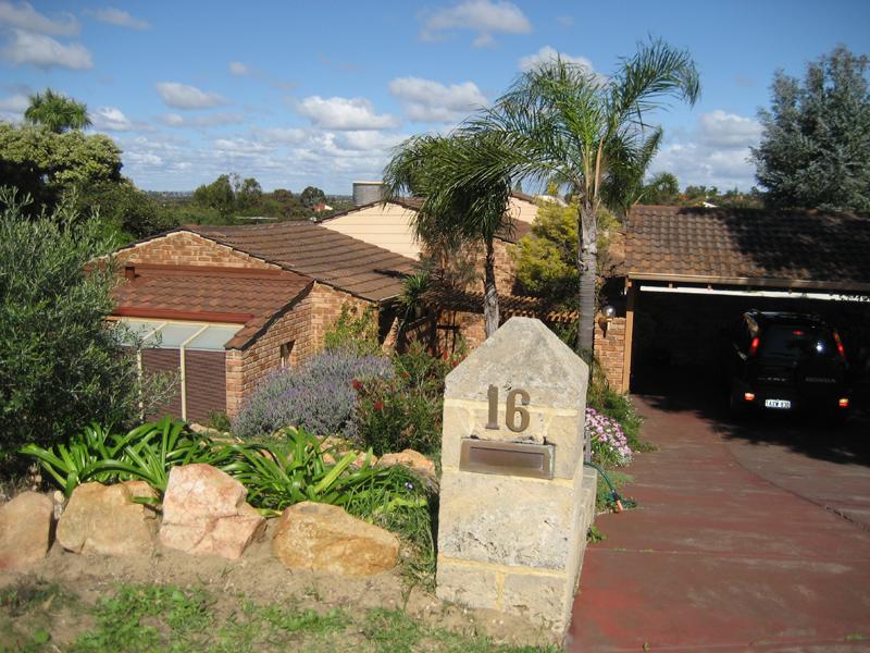 16 Carnwrath Way, Duncraig, WA 6023