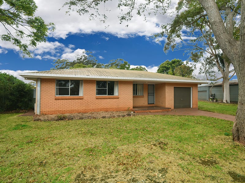 402 Hume Street, Centenary Heights, QLD 4350