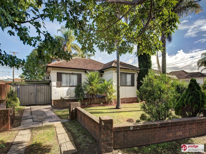 5 Bradshaw Avenue, Moorebank, NSW 2170