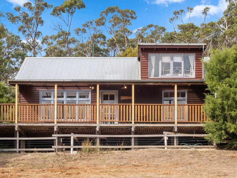 17 Cawthorns Road, Wattle Grove, TAS 7109