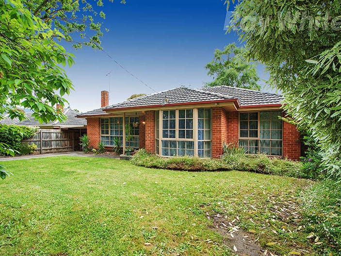 94 CAMBRIDGE ROAD, Kilsyth, Vic 3137 Property Details