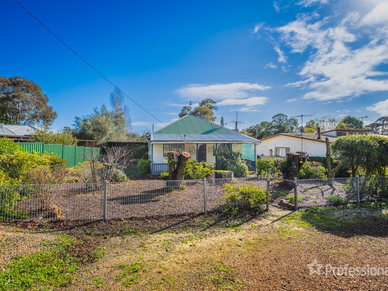 8 Church Street, Dwellingup, WA 6213 House for Sale