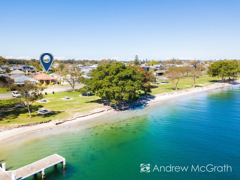 8 Lakeview Parade, Pelican, NSW 2281 Property Details