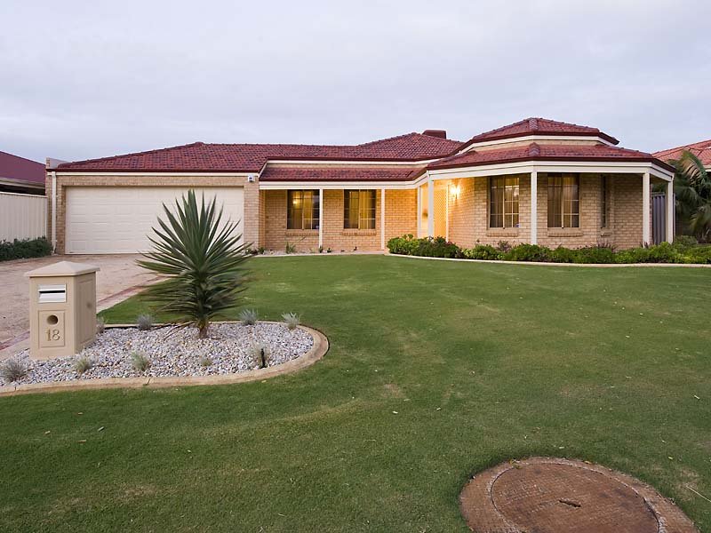 18 Sao Vincente Parkway, Secret Harbour, WA 6173