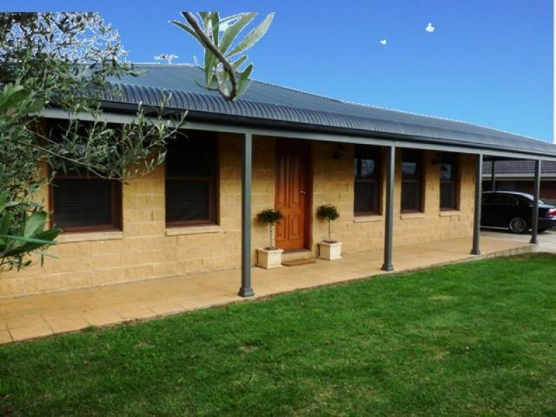 Property 106896150, Koroit, Vic 3282 Property Details