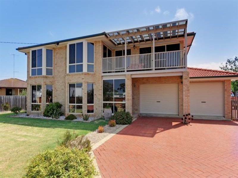 4 Burden Place, Paynesville, Vic 3880 Property Details