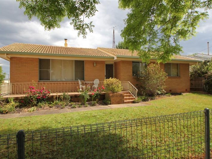 35 Molesworth Street, Tenterfield, NSW 2372