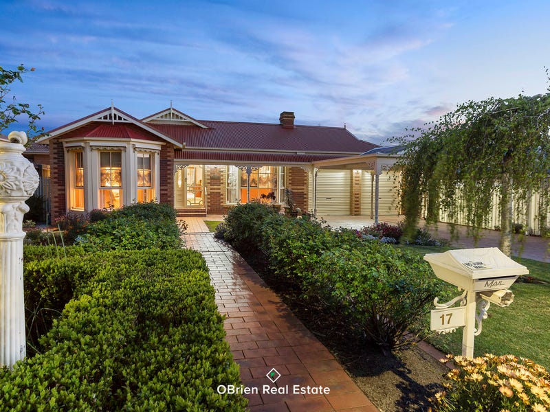 17 Edrington Park Drive, Berwick, Vic 3806 Property Details