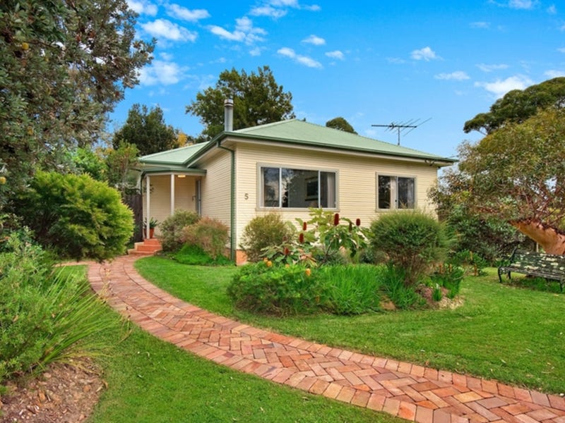 5 Ulolo Avenue, Hornsby Heights, NSW 2077