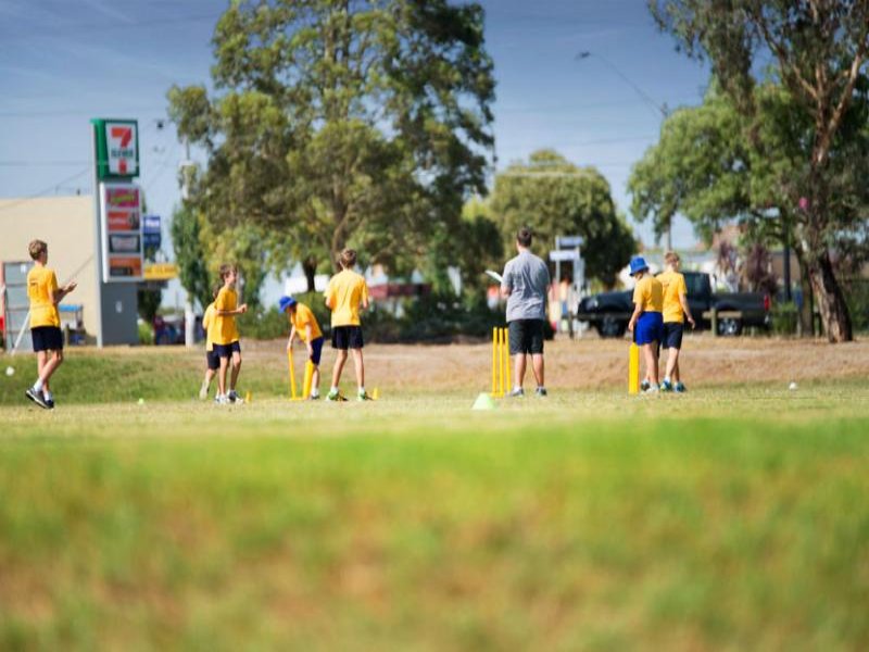 10 BANBURY Road, Reservoir, Vic 3073 Property Details