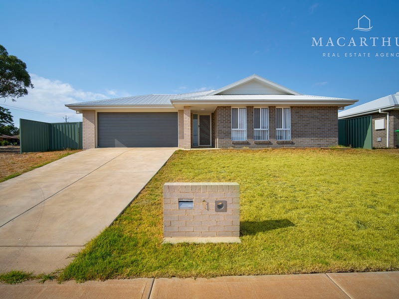 1 Hazelwood Drive, Forest Hill, NSW 2651