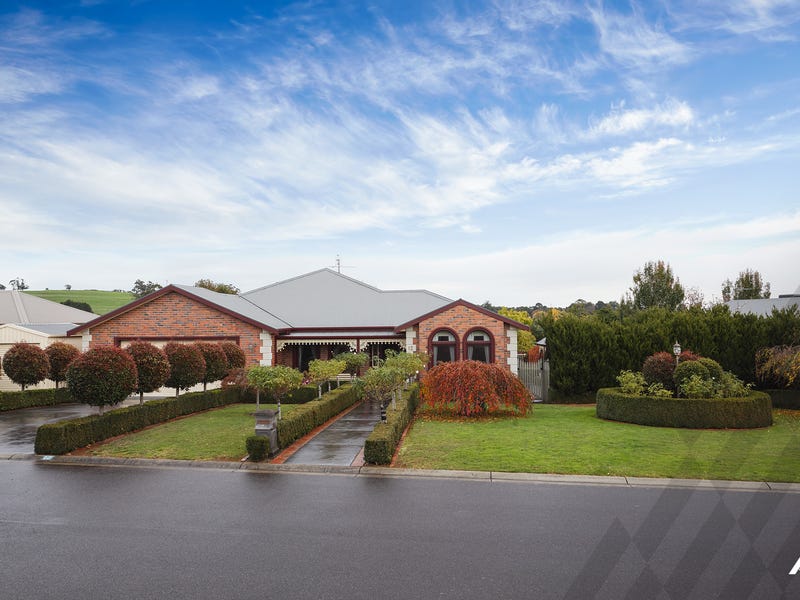 12 Arthurs Drive, Warragul, Vic 3820 Property Details