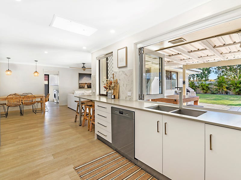 154 Barrier Reef Drive, Mermaid Waters, QLD 4218