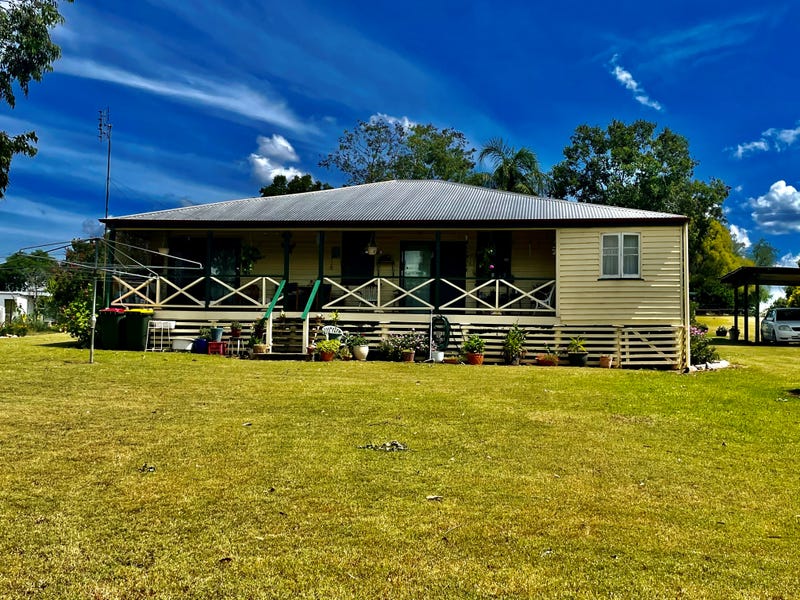 11 White Street, Texas, QLD 4385