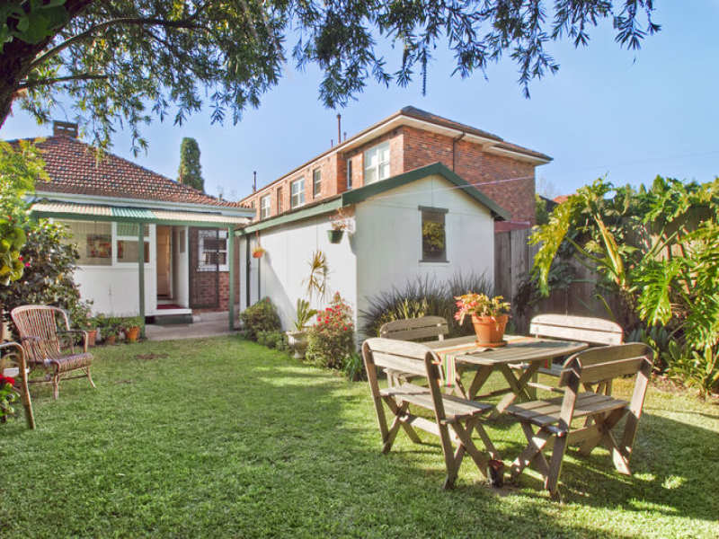 92 Sailors Bay Road, Northbridge, NSW 2063