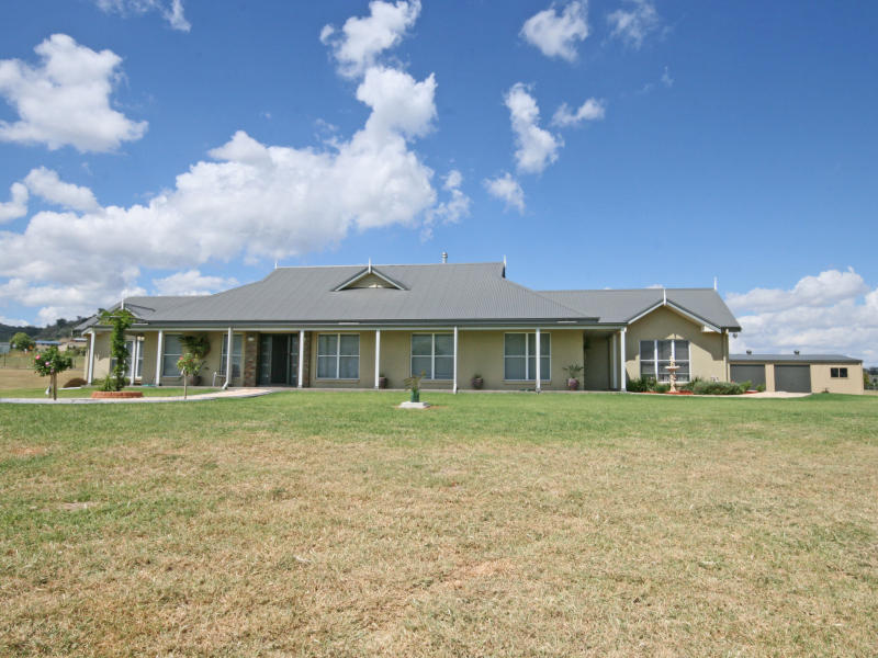 18 Flagstaff Road, North Tamworth, NSW 2340