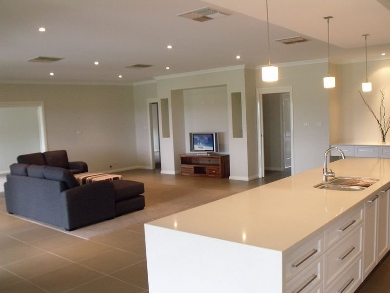 16 Shepherd Avenue, Cowra, NSW 2794