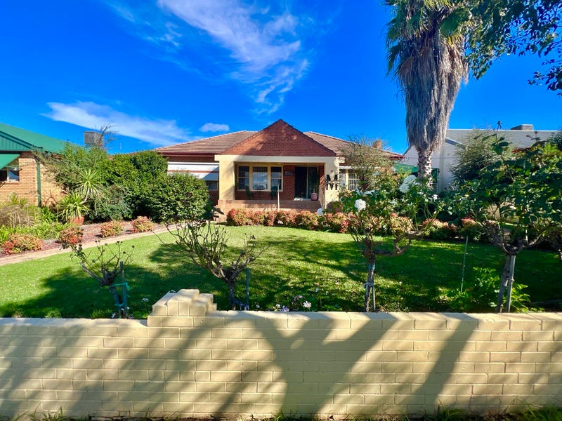 16 Hume Street, Parkes, NSW 2870