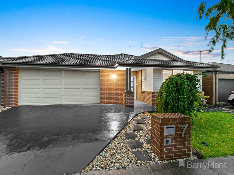 Houses for Sale in Officer, VIC 3809