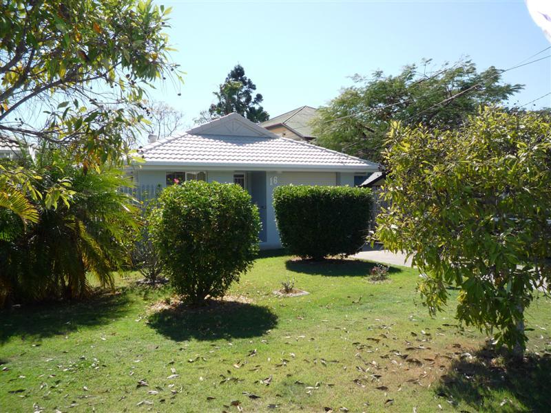 16 Akala Street, Camp Hill, QLD 4152