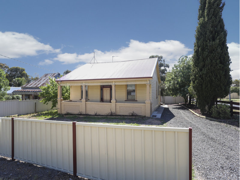 25 Adam Street, Quarry Hill, VIC 3550