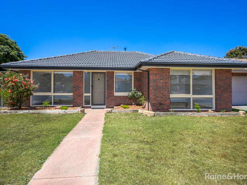 3 Gullane Drive, Sunbury, Vic 3429 Property Details