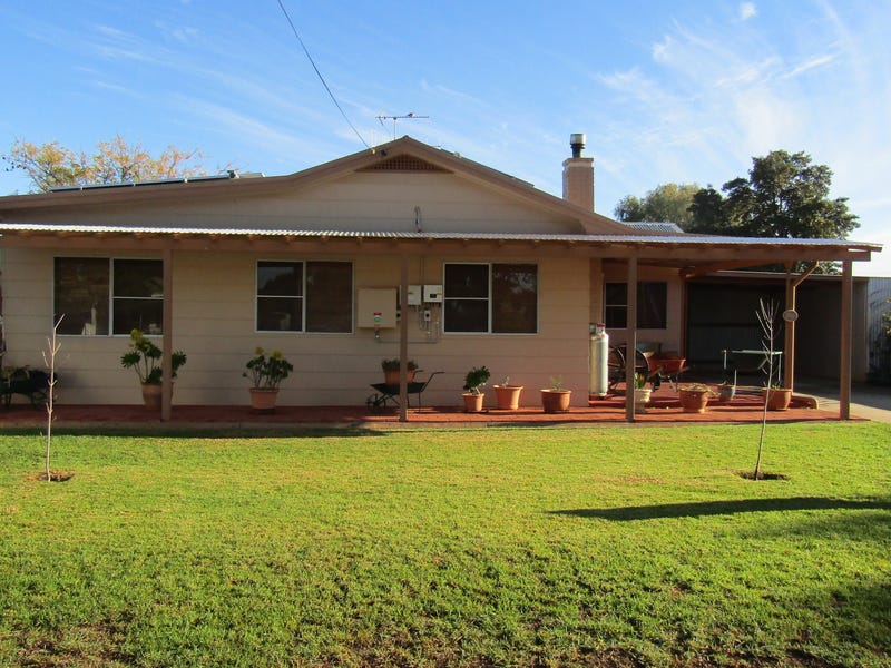 69 Mullah St, Trangie, NSW 2823 Property Details