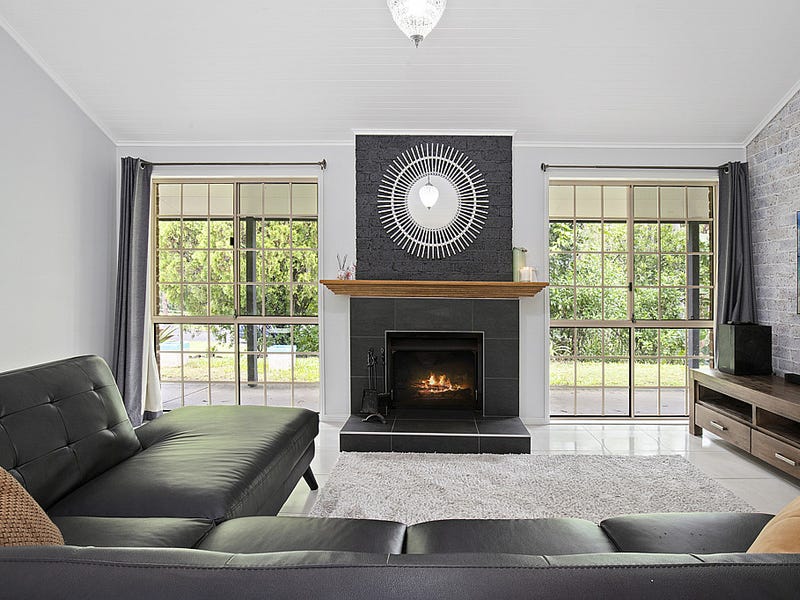 30 Walker Drive, Worongary, Qld 4213 Property Details