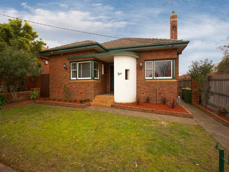 2 Queen Street, Reservoir, Vic 3073 Property Details