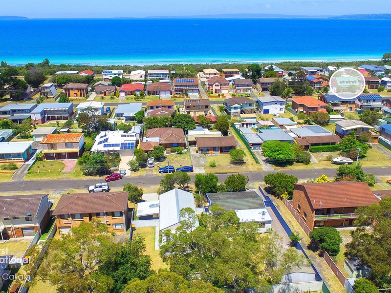 17 Lennox Road, Callala Beach, NSW 2540