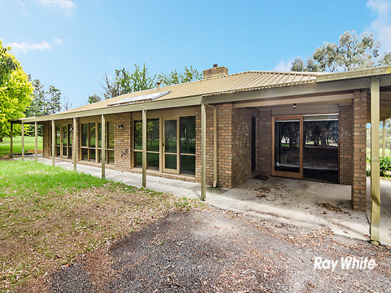 950 Dandenonghastings Road, Cranbourne West, VIC 3977