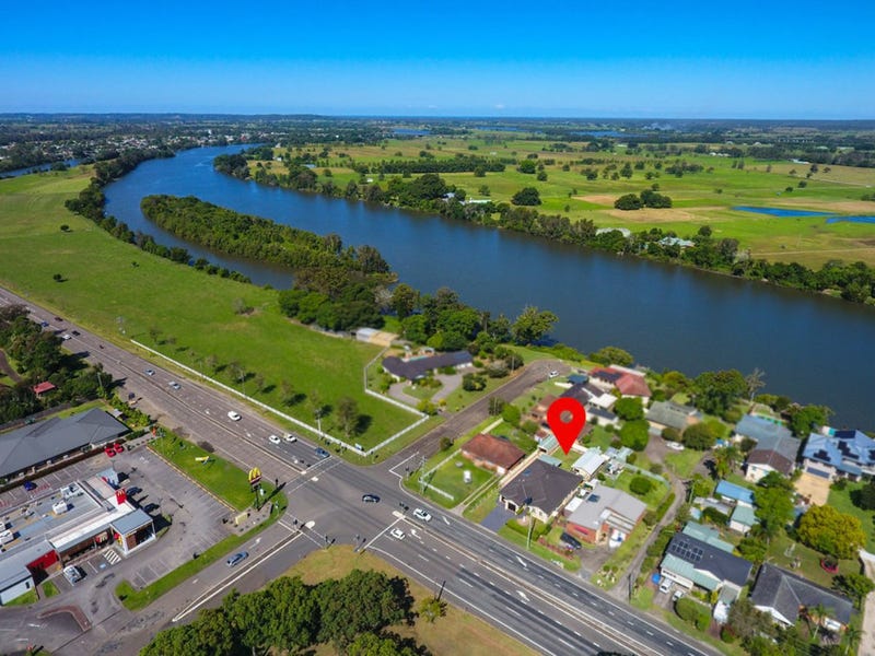 14 Manning River Drive, Taree, NSW 2430