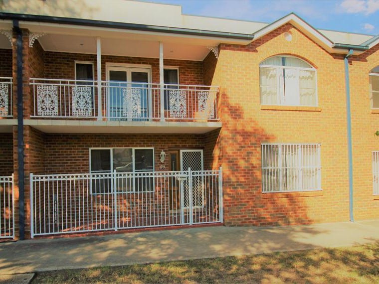 2/175 Keppel St, Bathurst, NSW 2795 Property Details