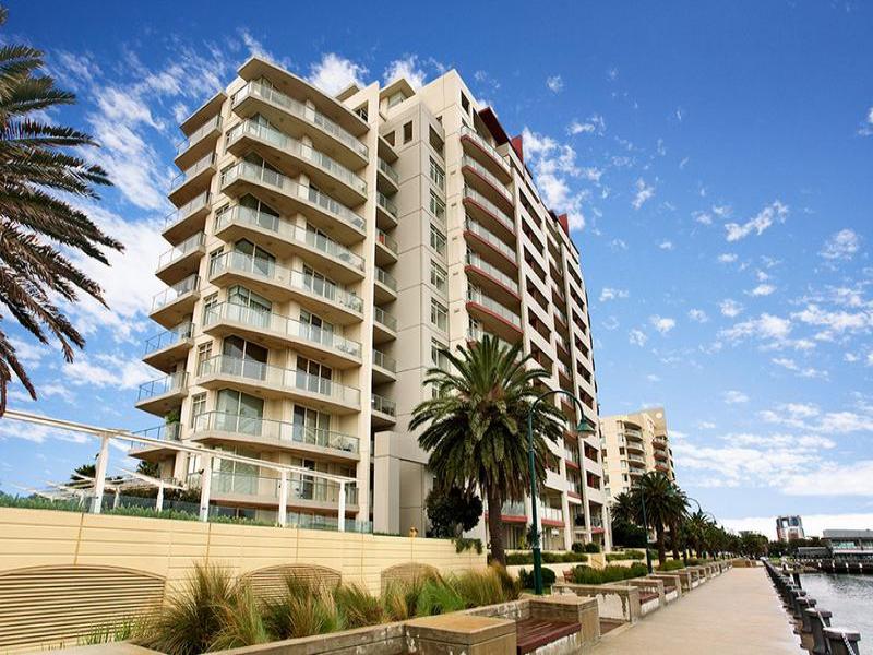 305/115 Beach Street, Port Melbourne, VIC 3207