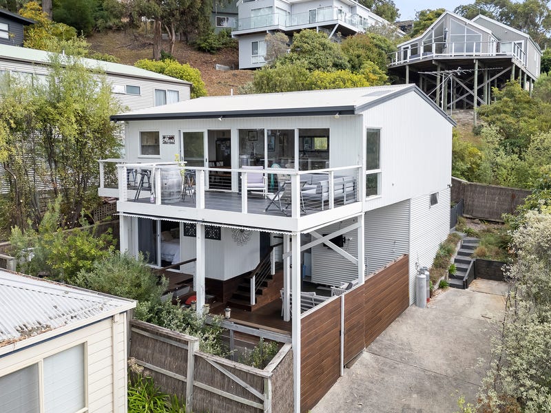 2/9 Belvedere Tce, Lorne, Vic 3232 House for Rent